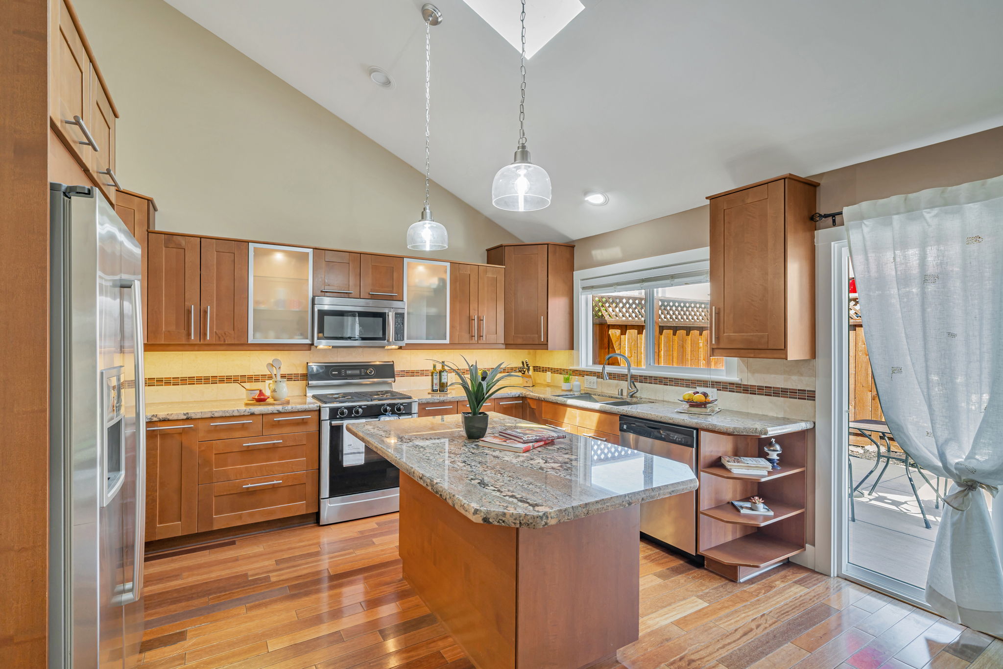 011_353 Meadowood Cir  San