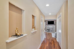 006_353 Meadowood Cir  San