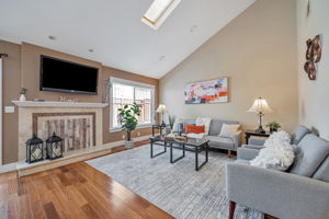 007_353 Meadowood Cir  San