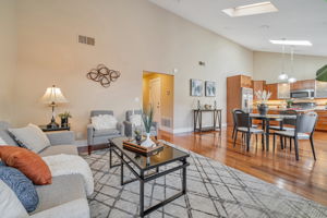 009_353 Meadowood Cir  San