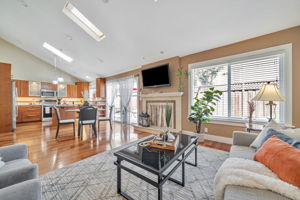 010_353 Meadowood Cir  San