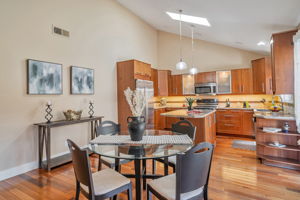 017_353 Meadowood Cir  San