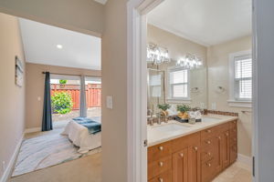 031_353 Meadowood Cir  San