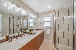 032_353 Meadowood Cir  San