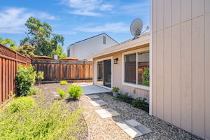 040_353 Meadowood Cir  San