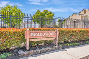 045_353 Meadowood Cir  San