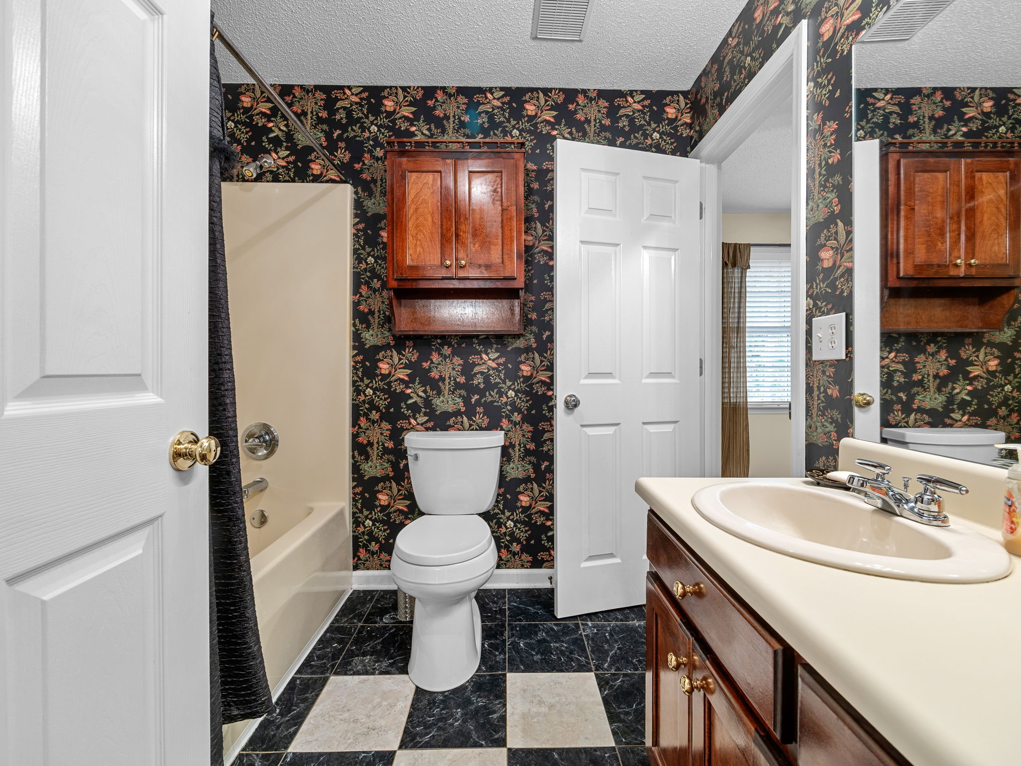  Photo 32