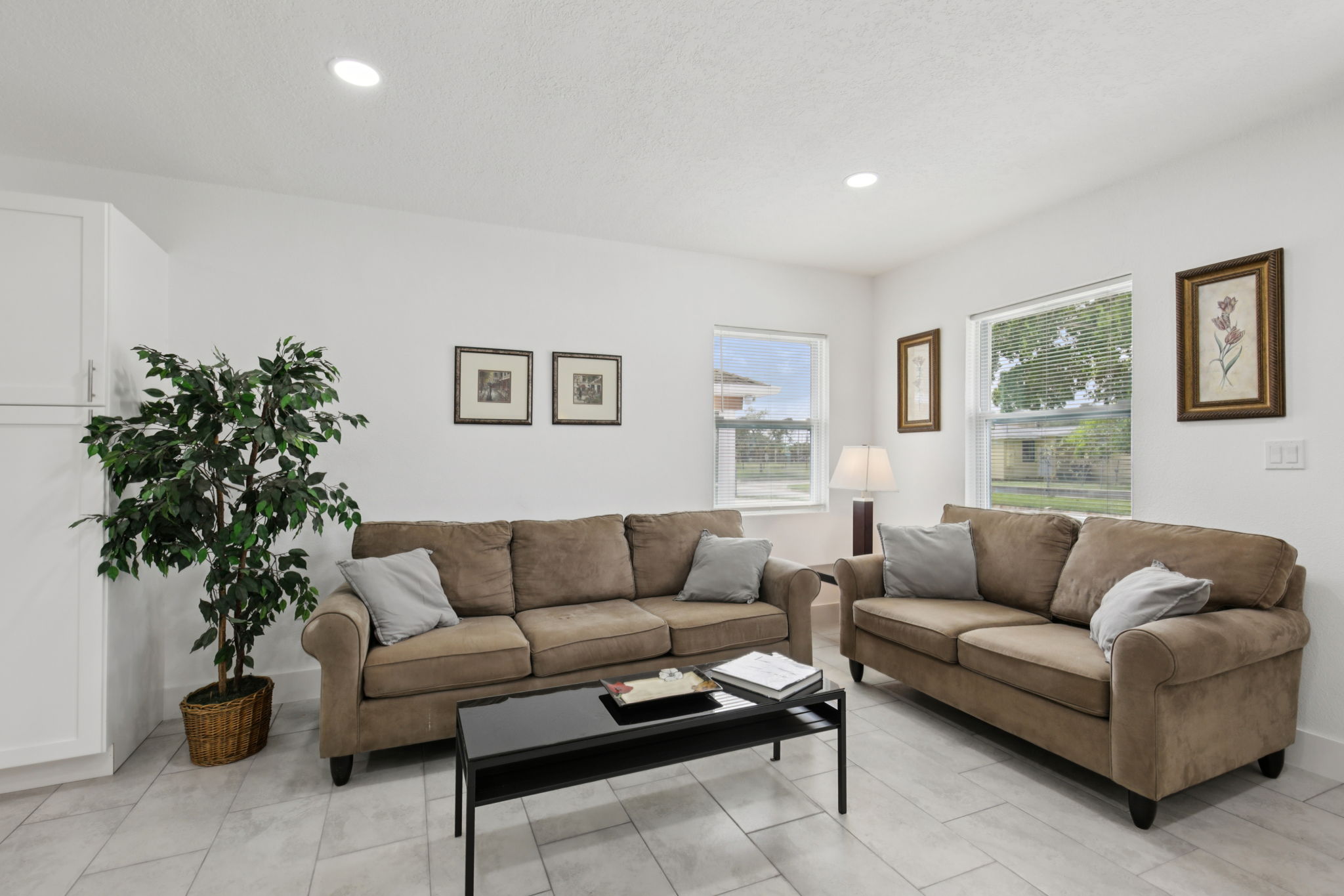 Goodrich Ave-L0810-007r