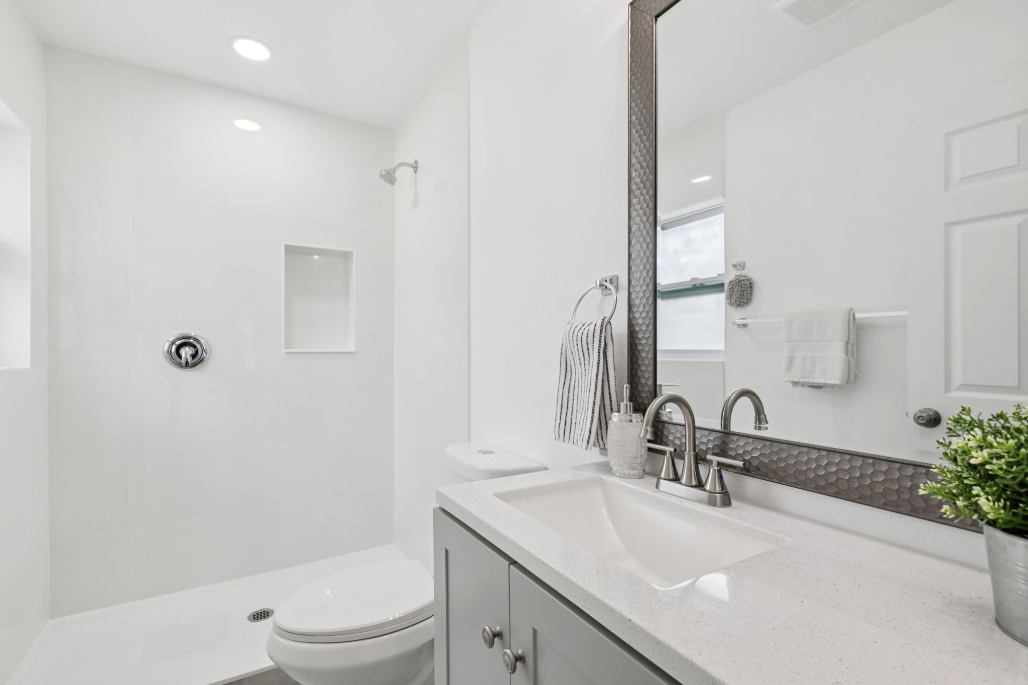 Goodrich Ave-L0810-020r