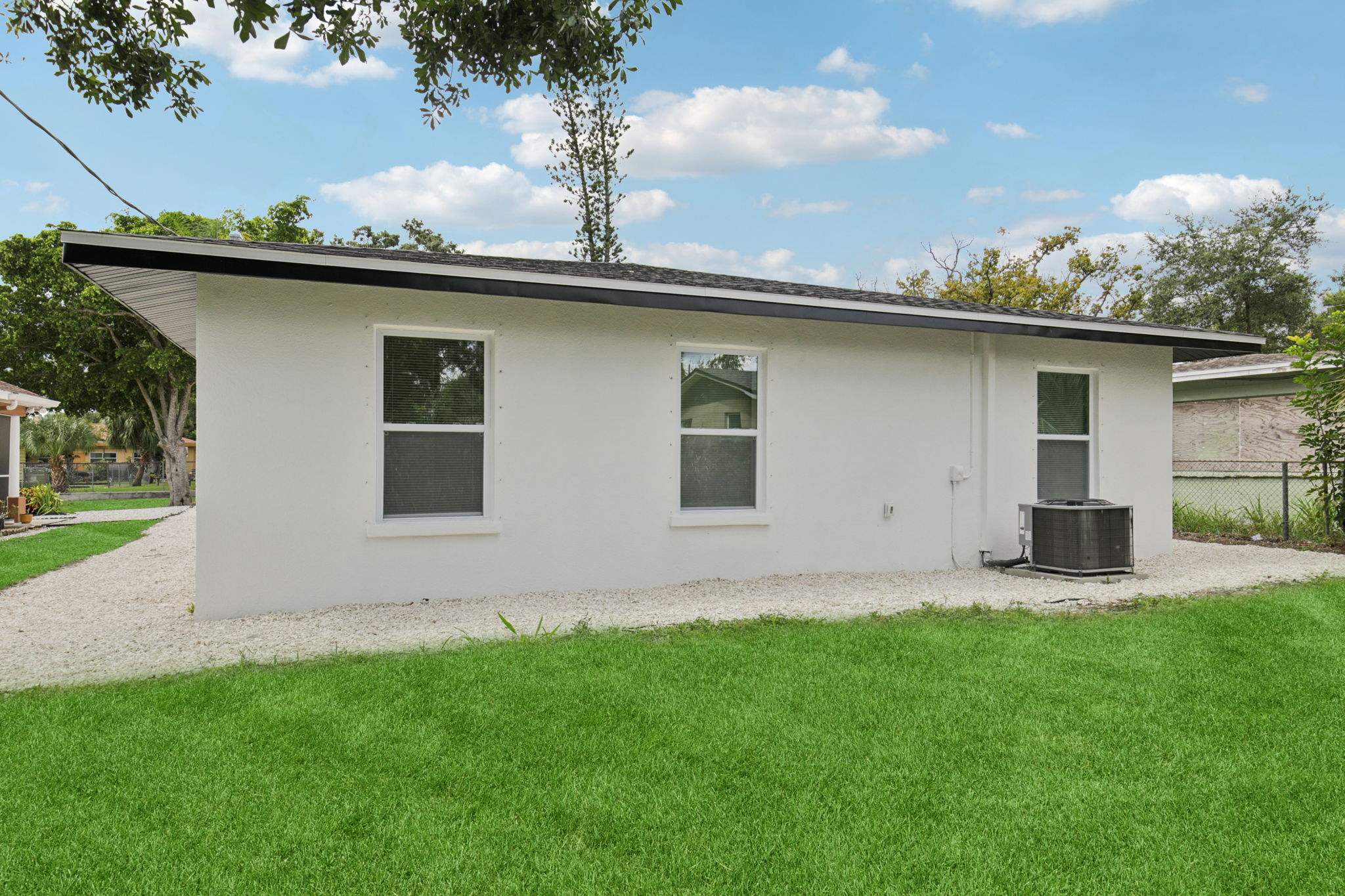 Goodrich Ave-L0810-028r