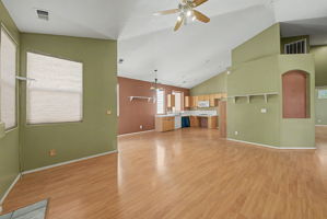  Photo 37