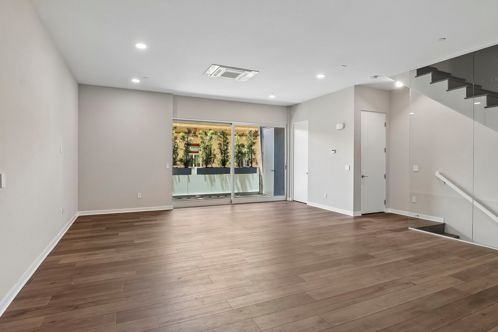Third Ave-S1806-008.jpg
