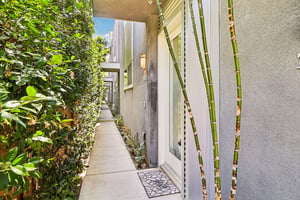 Third Ave-S1806-005.jpg