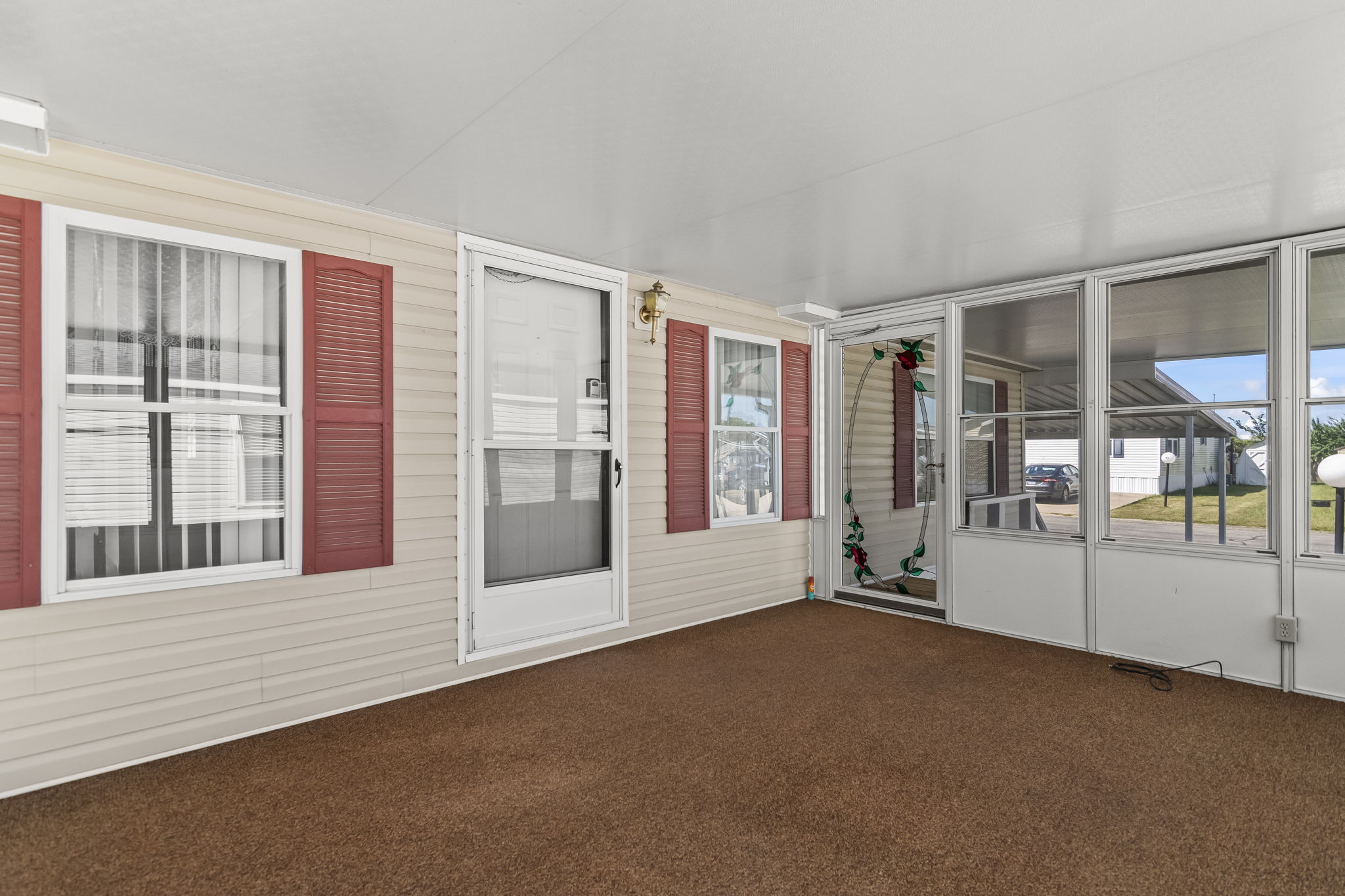 Screened-in Porch