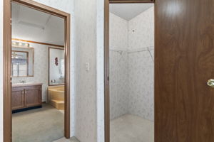 Bath/Closet