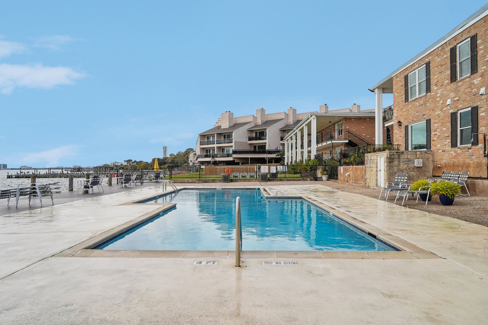 Nasa Pkwy-1412-904.jpg