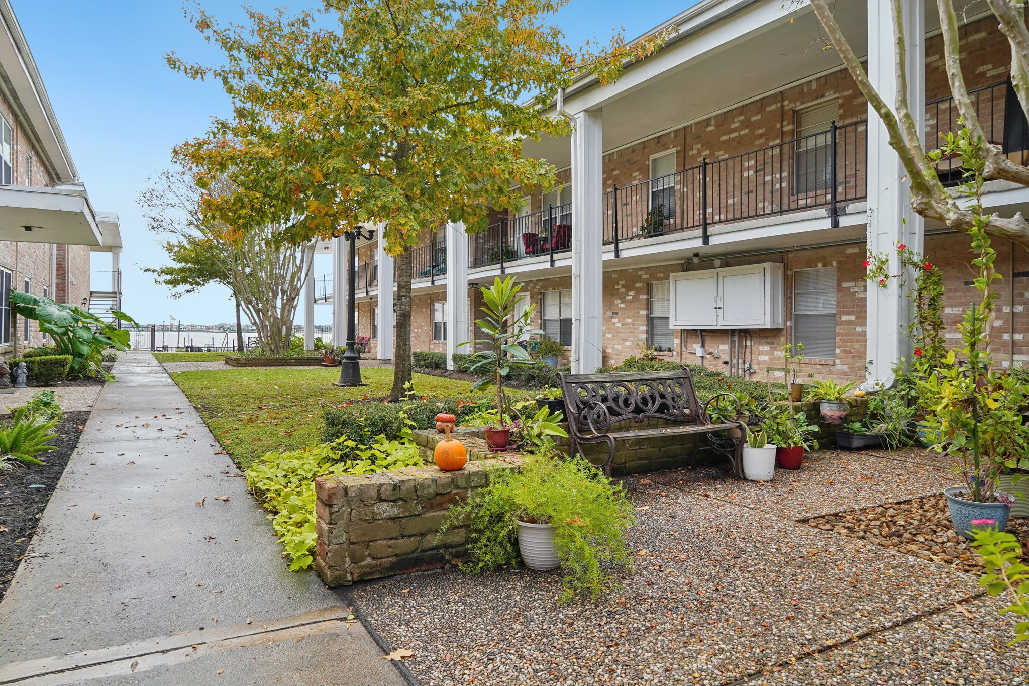 Nasa Pkwy-S1412-008.jpg