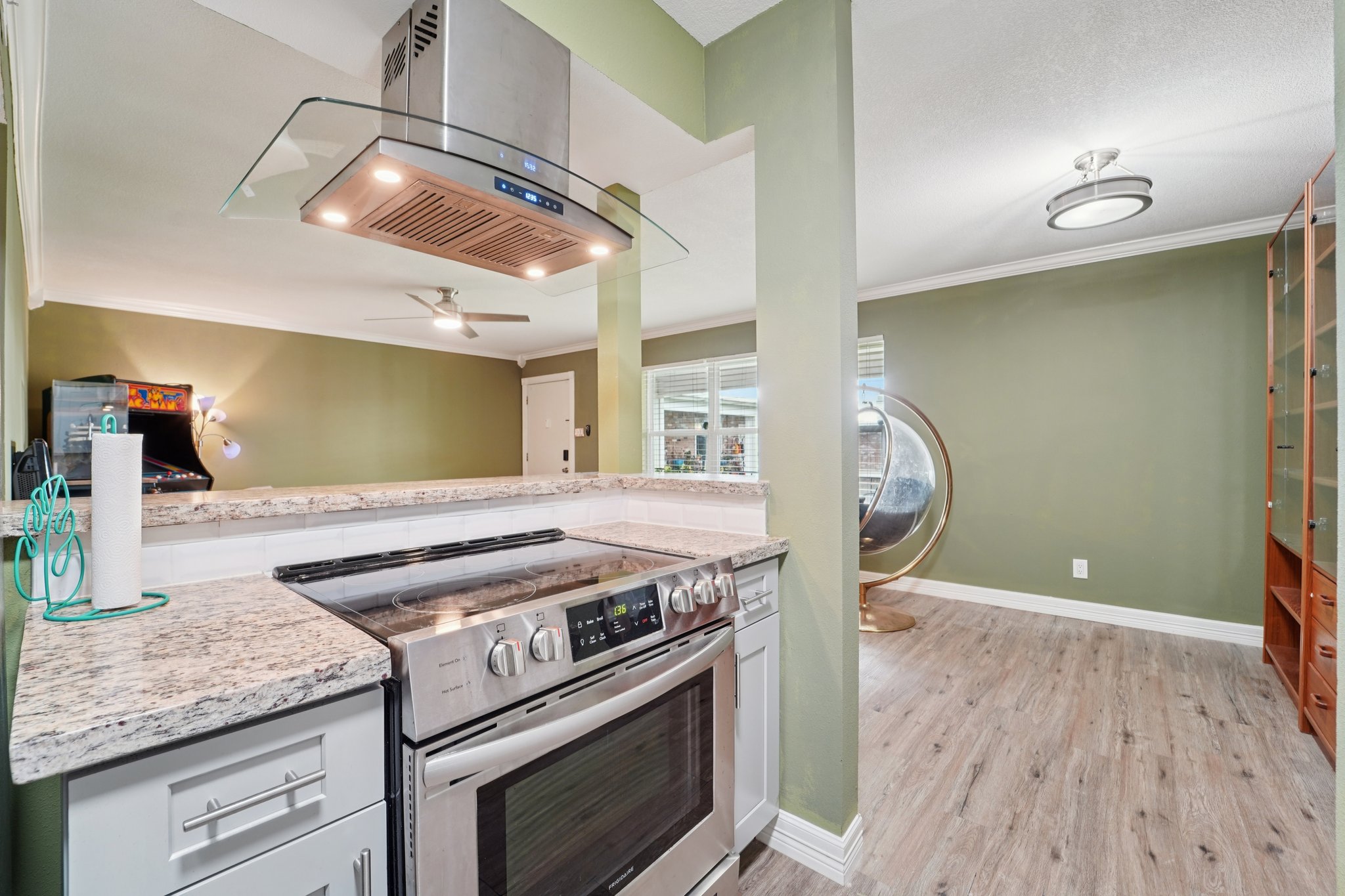 Nasa Pkwy-S1412-017.jpg