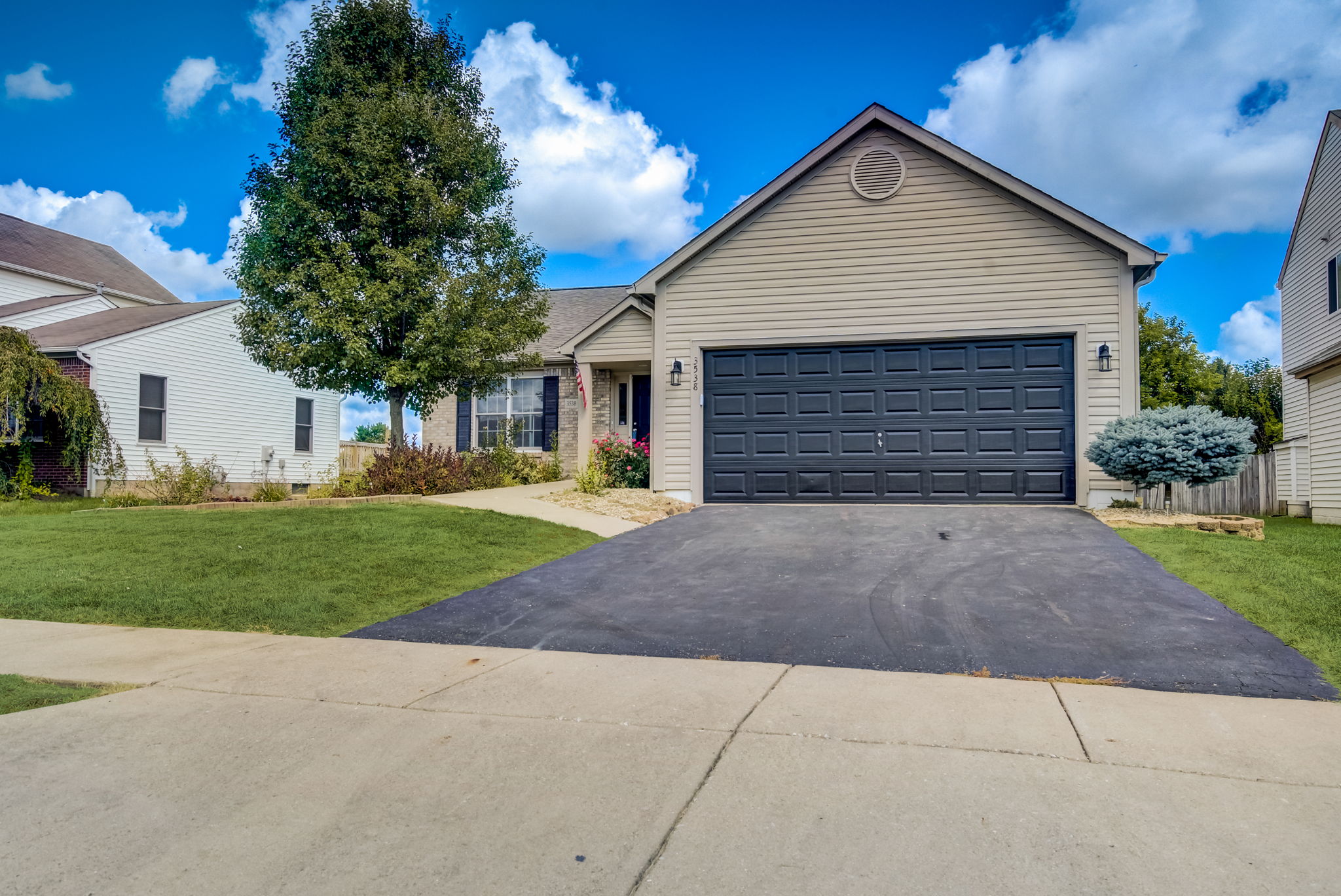 Cove Lake Ln-002