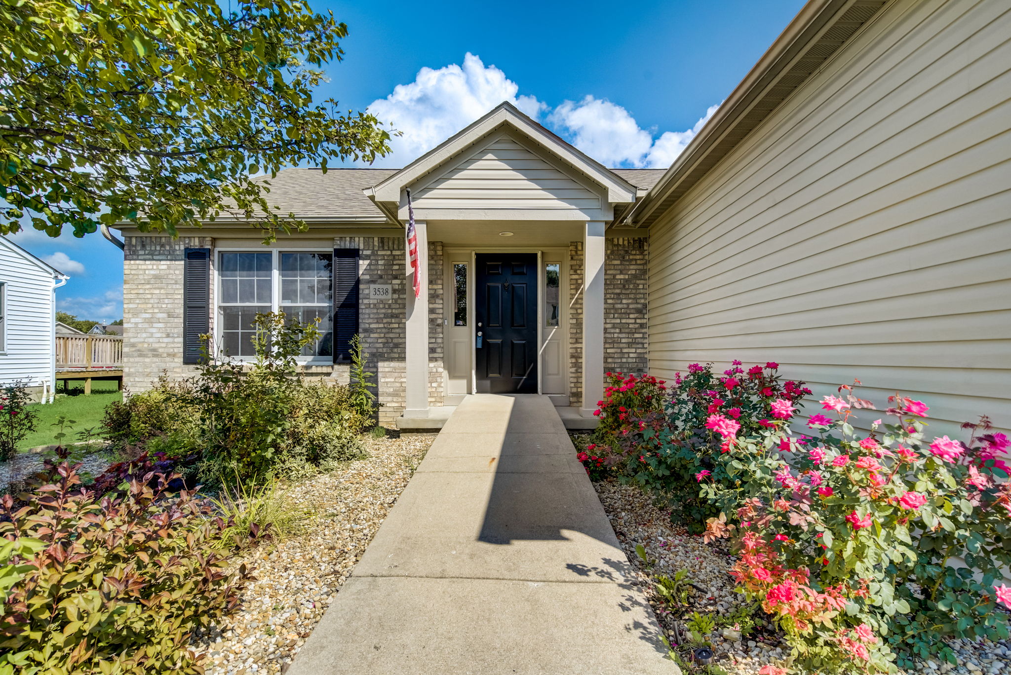 Cove Lake Ln-005