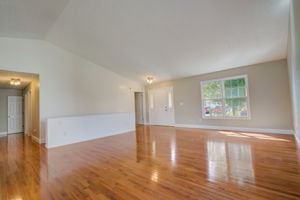 Cove Lake Ln-010