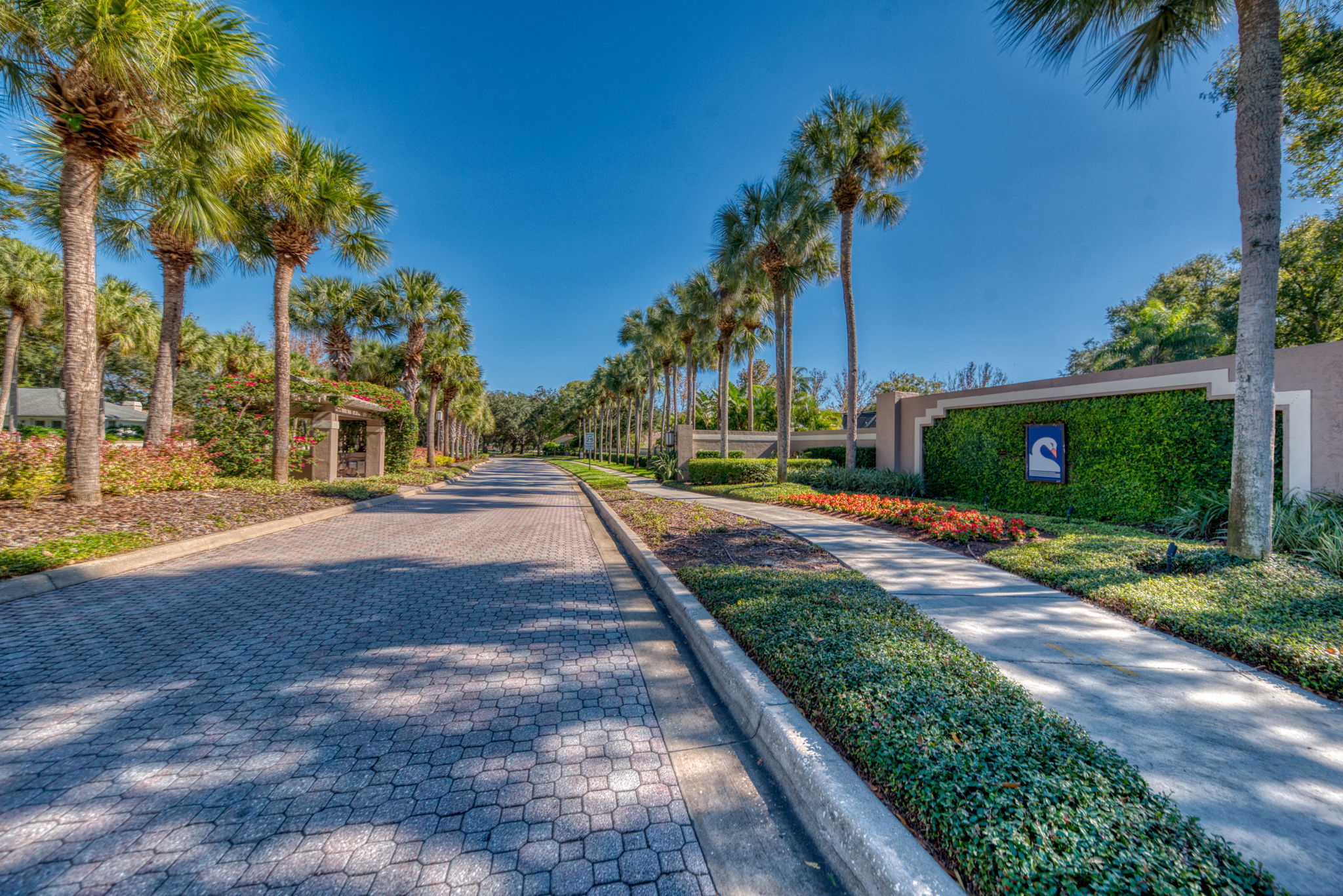 2-Cobbs Landing Entry