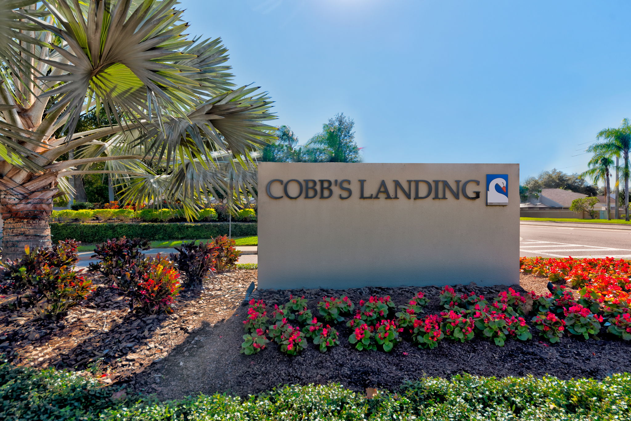 1-Cobbs Landing Entry