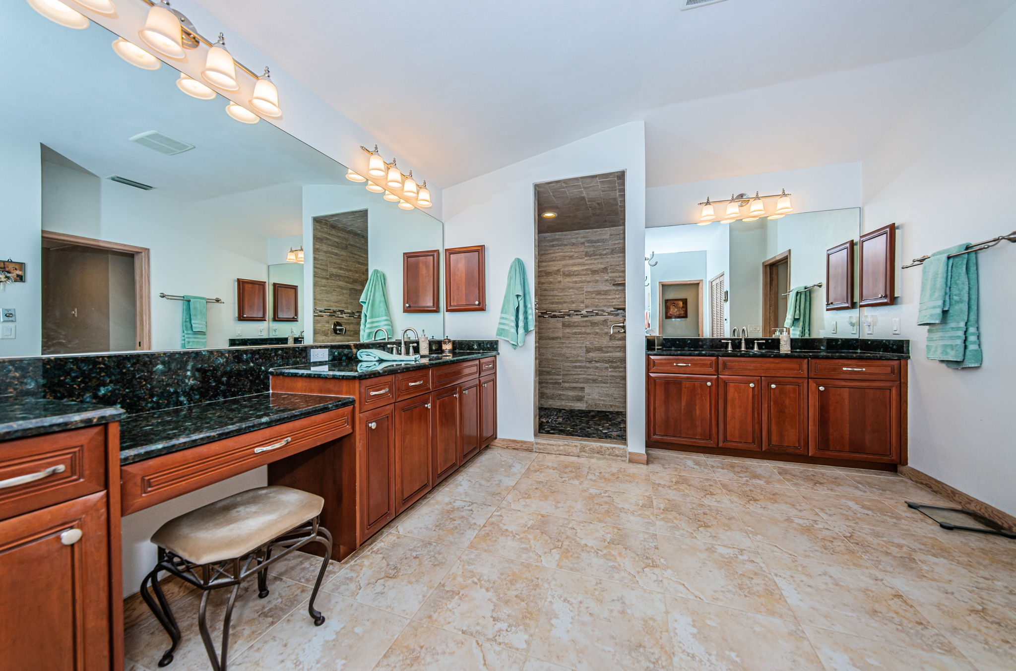 Master Bathroom1a