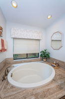 Master Bathroom1d