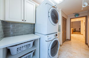 Laundry Room1c