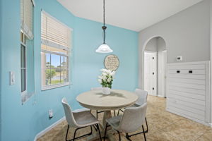 Kitchen/Breakfast Area