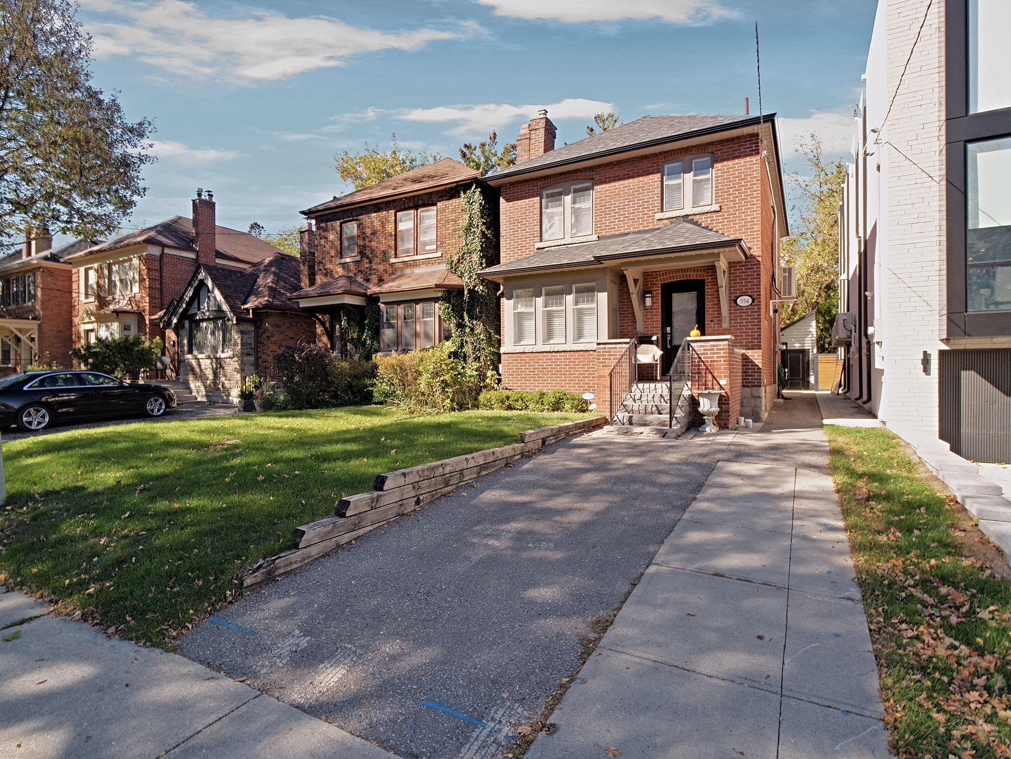 354 Brookdale Ave Toronto, ON M5M 1P8