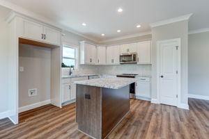 Kitchen/Breakfast Bar