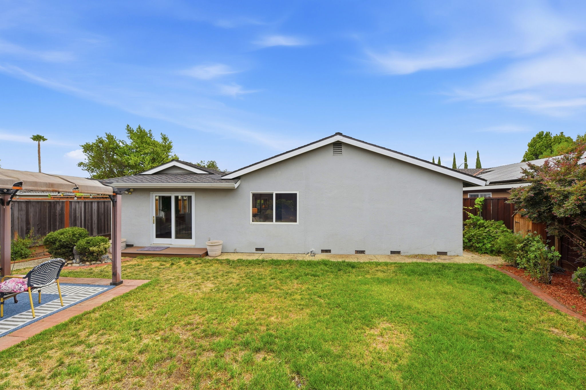 040_F8_354 Los Pinos Way