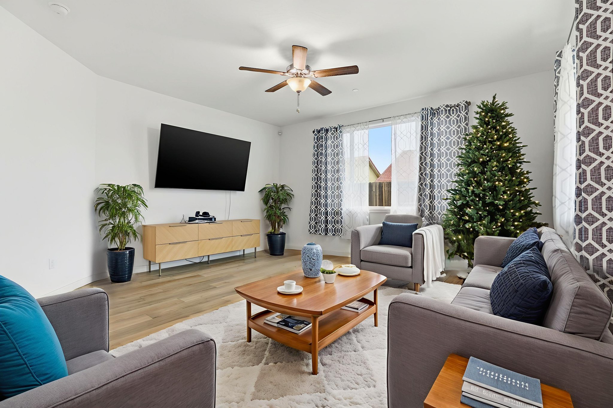 010_F8_354 Manchester Dr_ virtually staged.jpeg