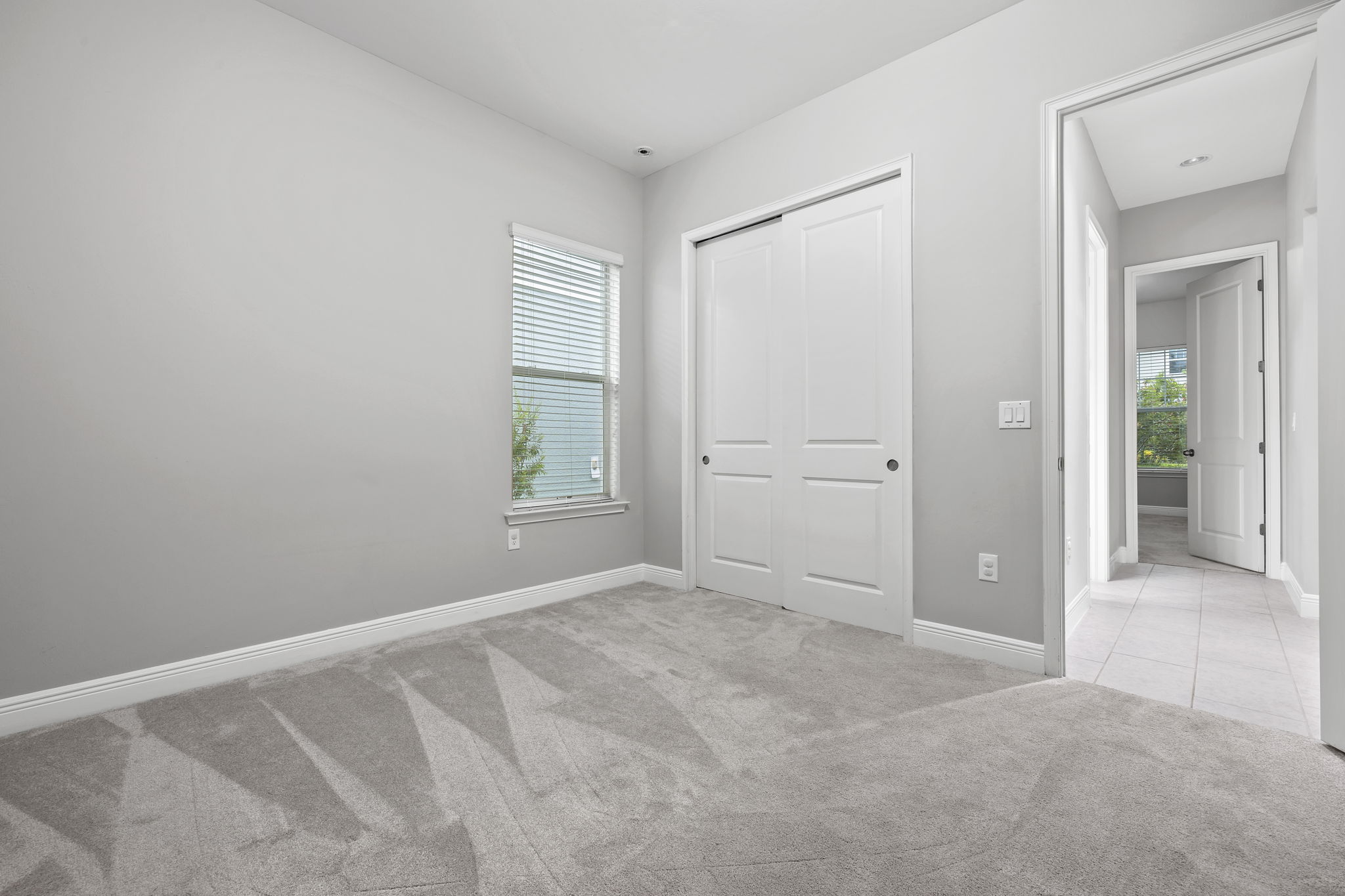 Guest Bedroom 2-2