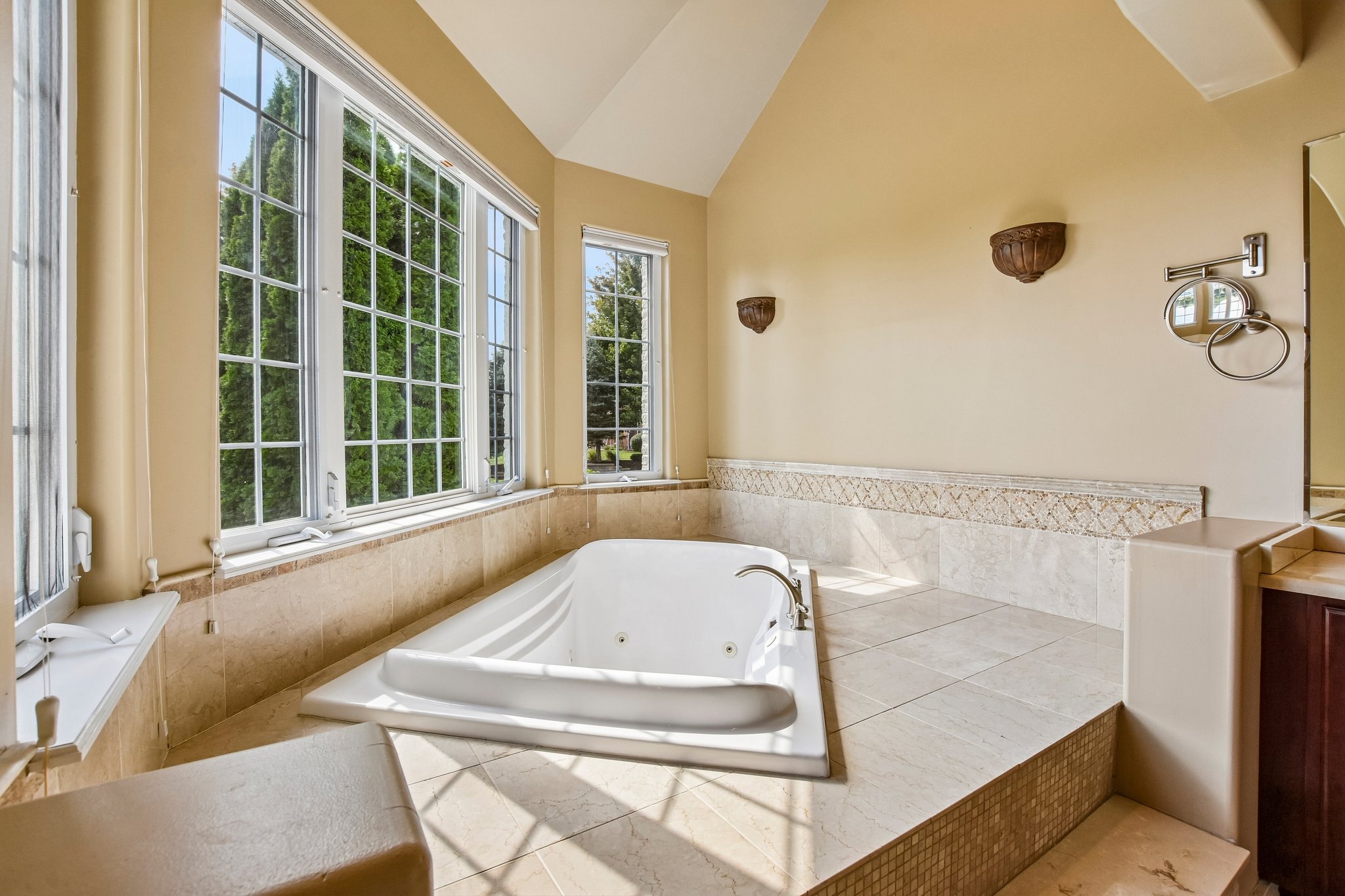W Nettle Creek Dr-S1609-031.jpg
