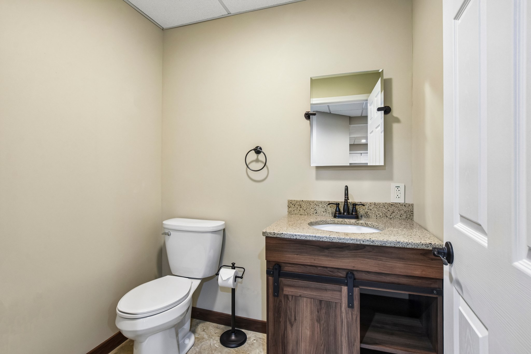 W Nettle Creek Dr-S1609-046.jpg