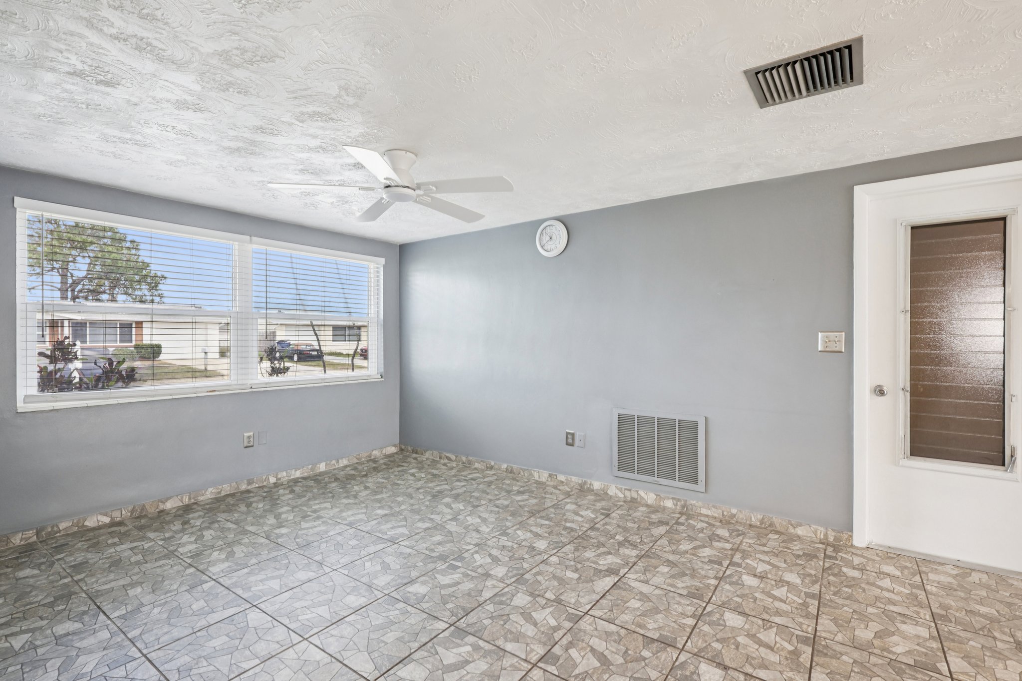 Darlington Rd-S1504-013.jpg