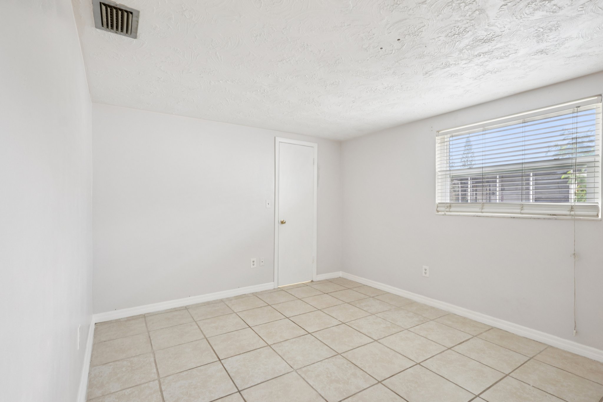 Darlington Rd-S1504-021.jpg