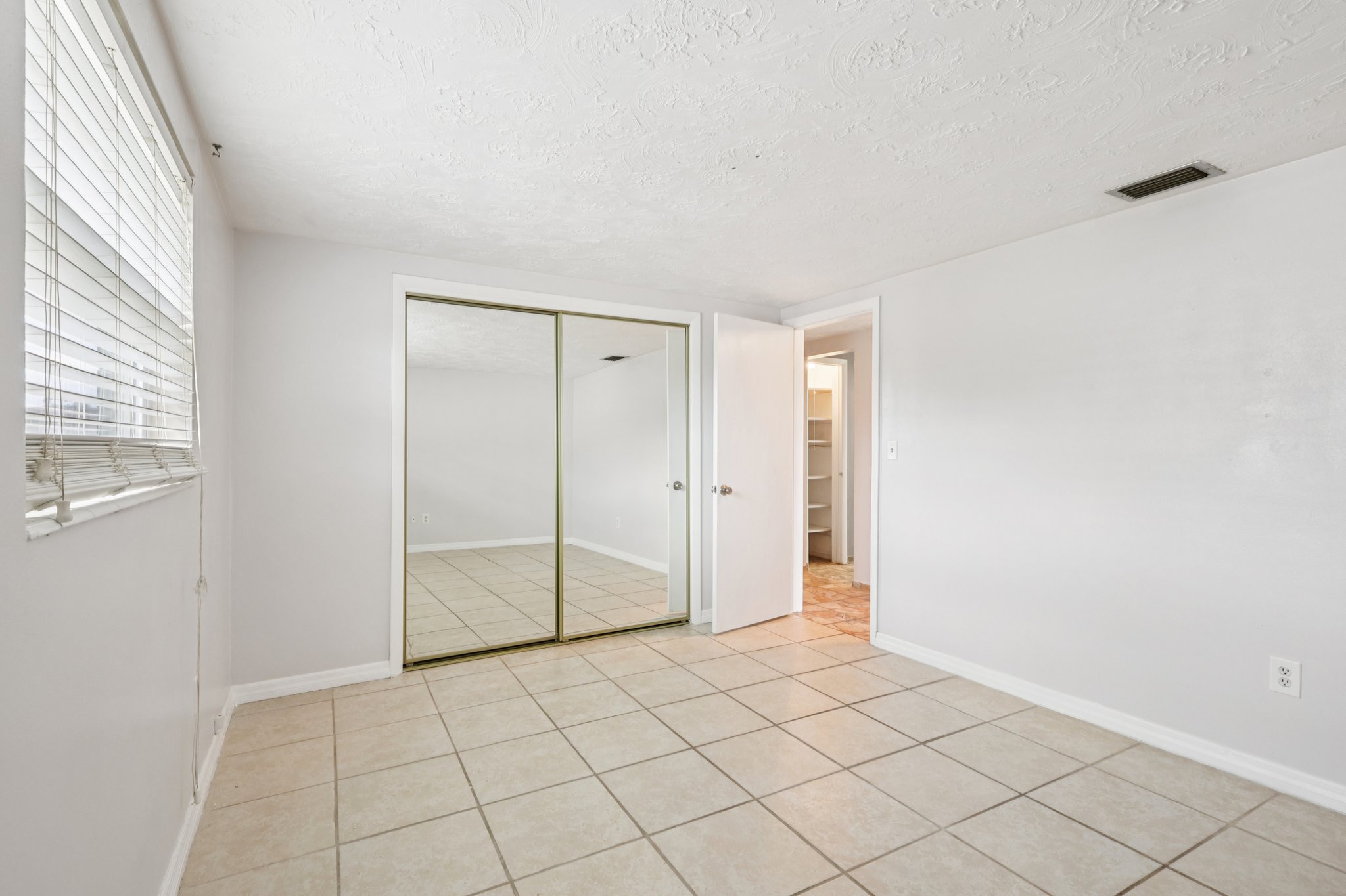 Darlington Rd-S1504-022.jpg