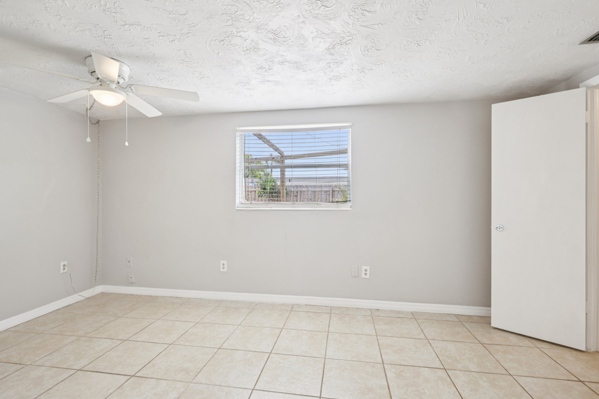 Darlington Rd-S1504-024.jpg