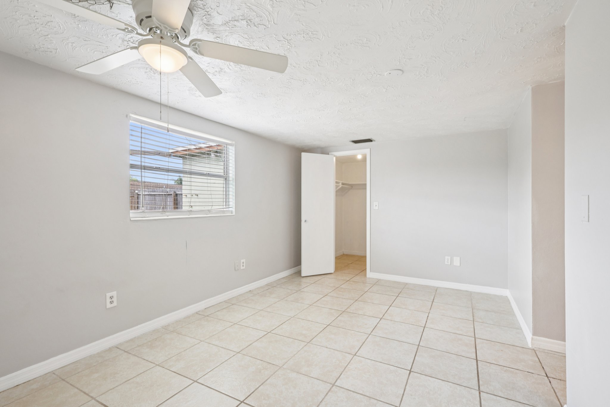 Darlington Rd-S1504-025.jpg