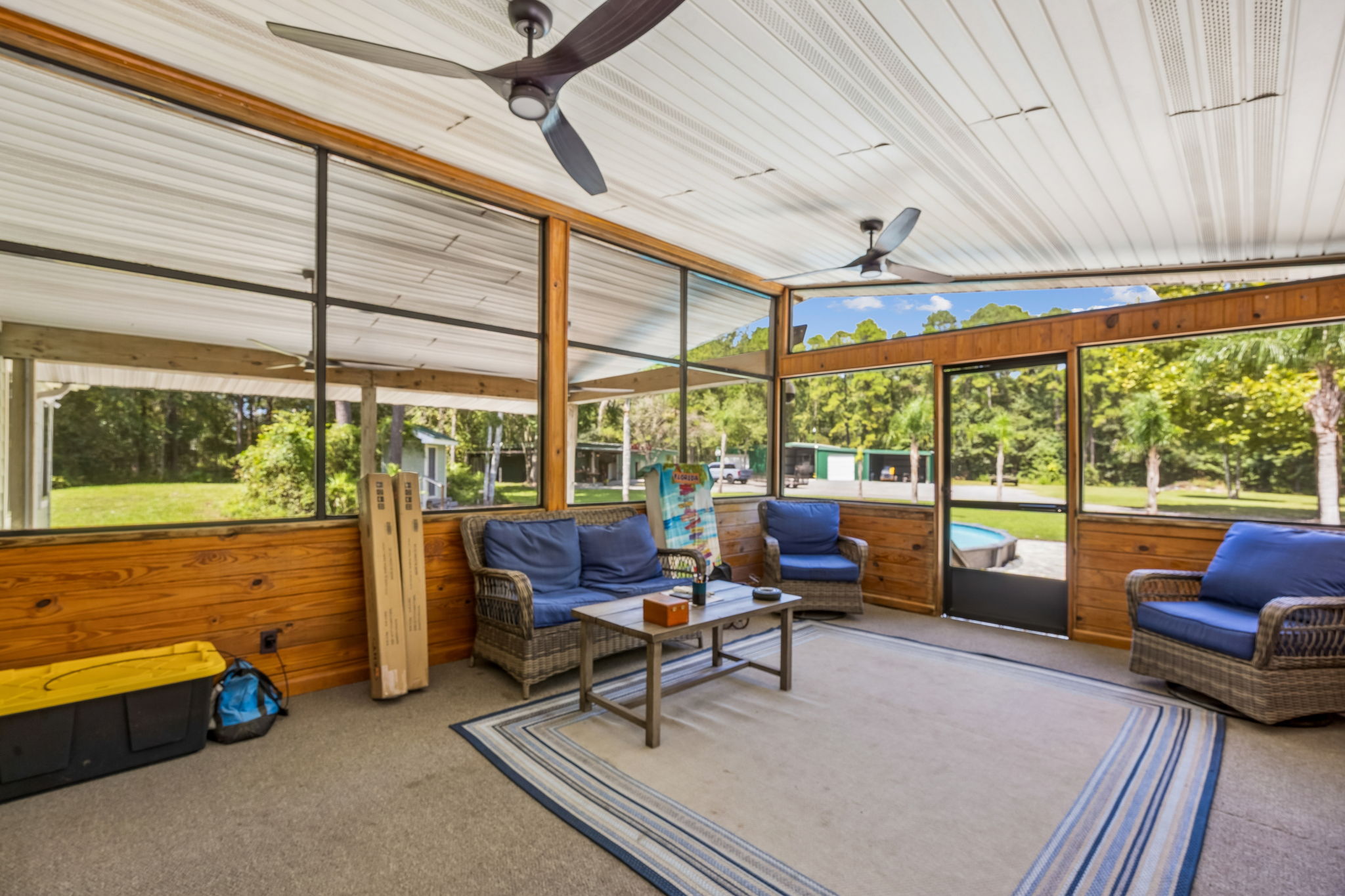 Screened-in Porch