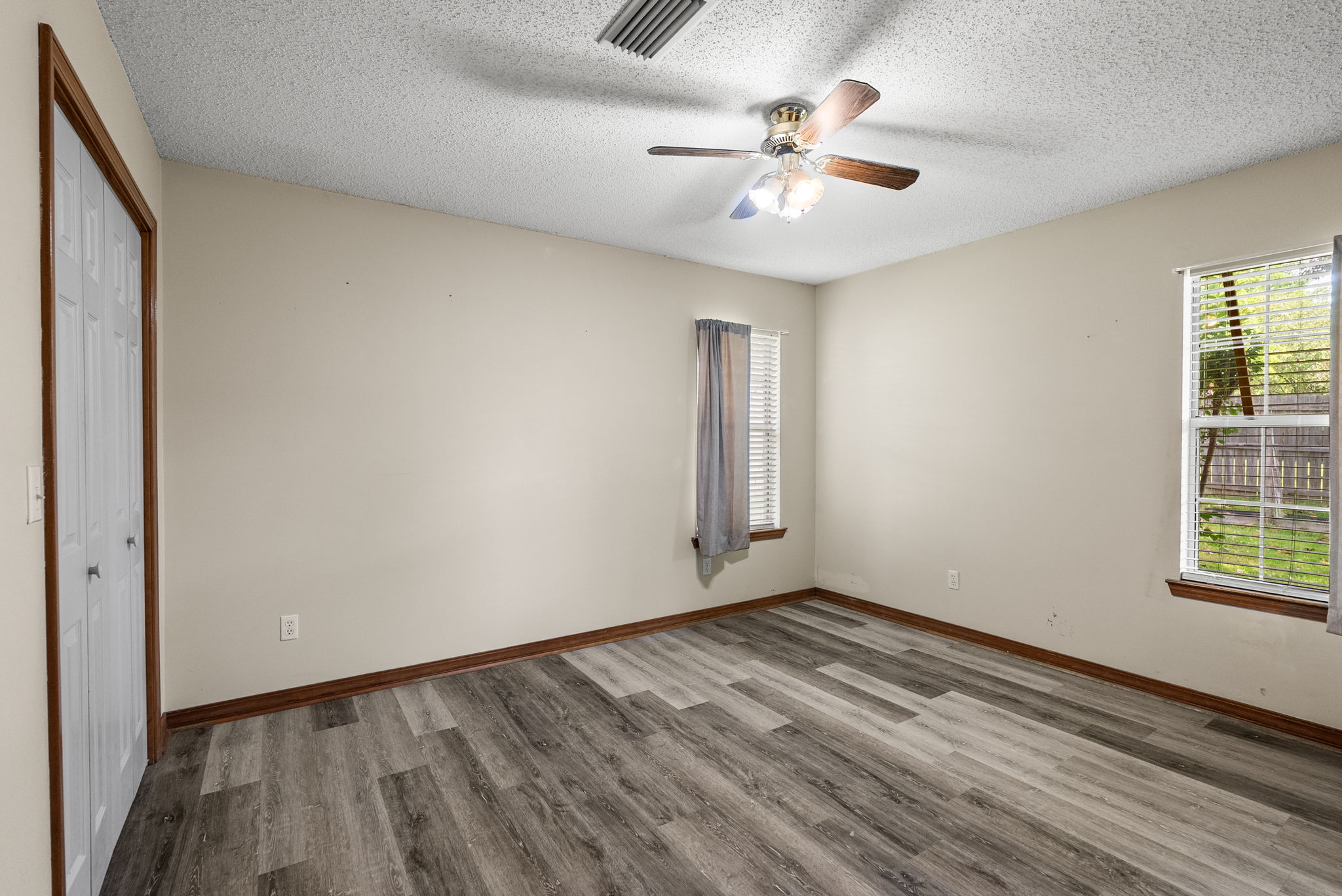  Photo 37