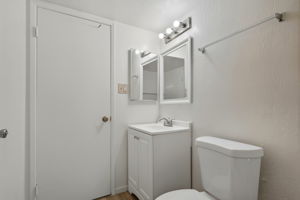  Photo 24