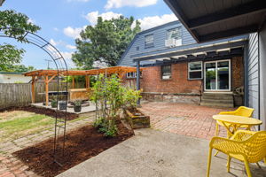  Photo 47