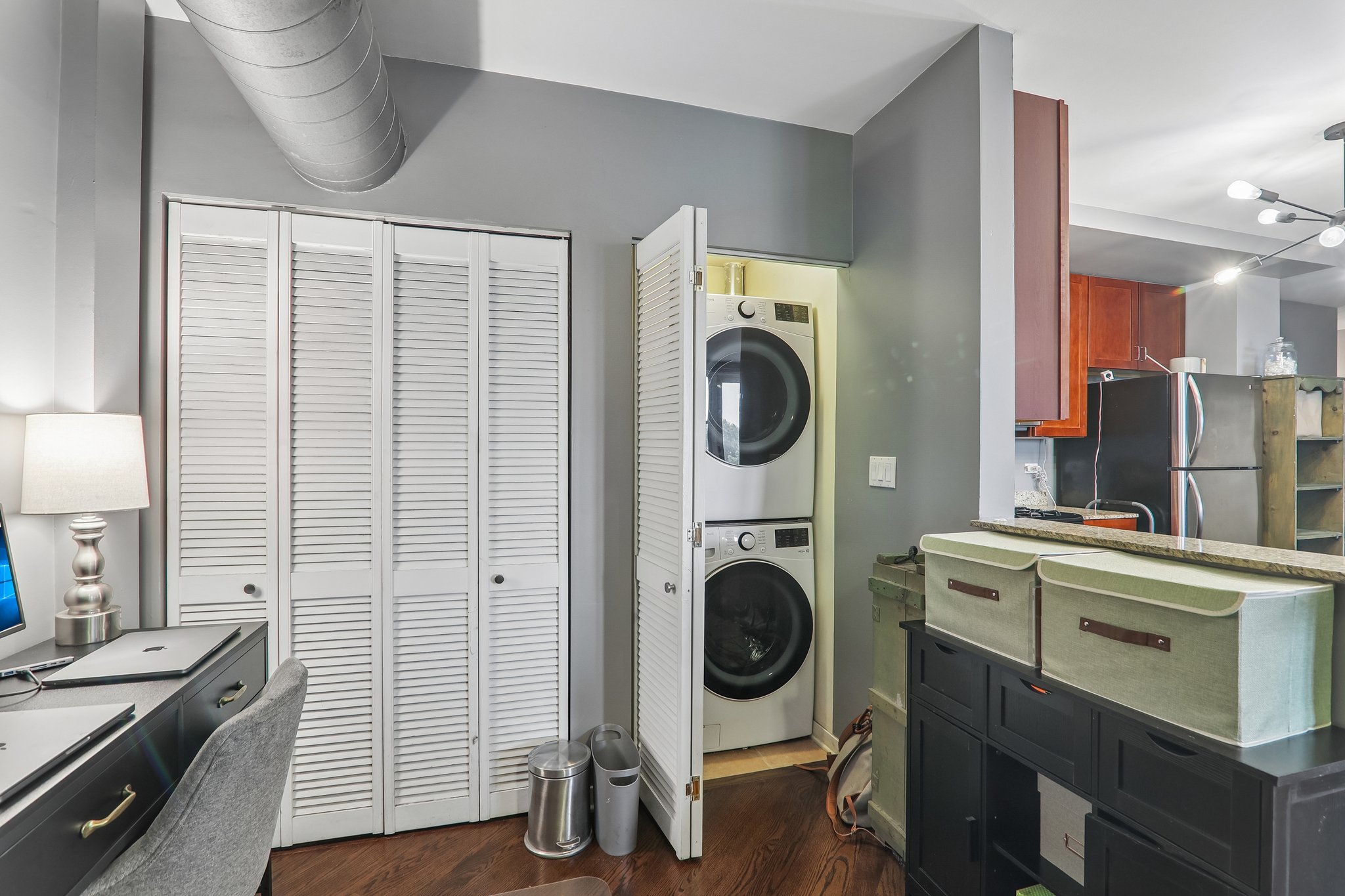 W Montrose Ave 506-S0708-011.jpg