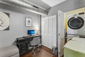 W Montrose Ave 506-S0708-010.jpg