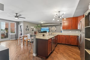 W Montrose Ave 506-S0708-014.jpg
